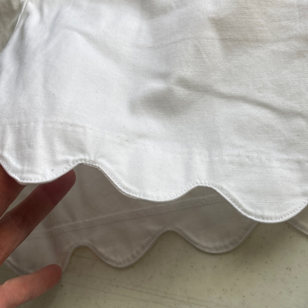 Talbots High Waist White Scalloped Shorts - Picture 4 of 6